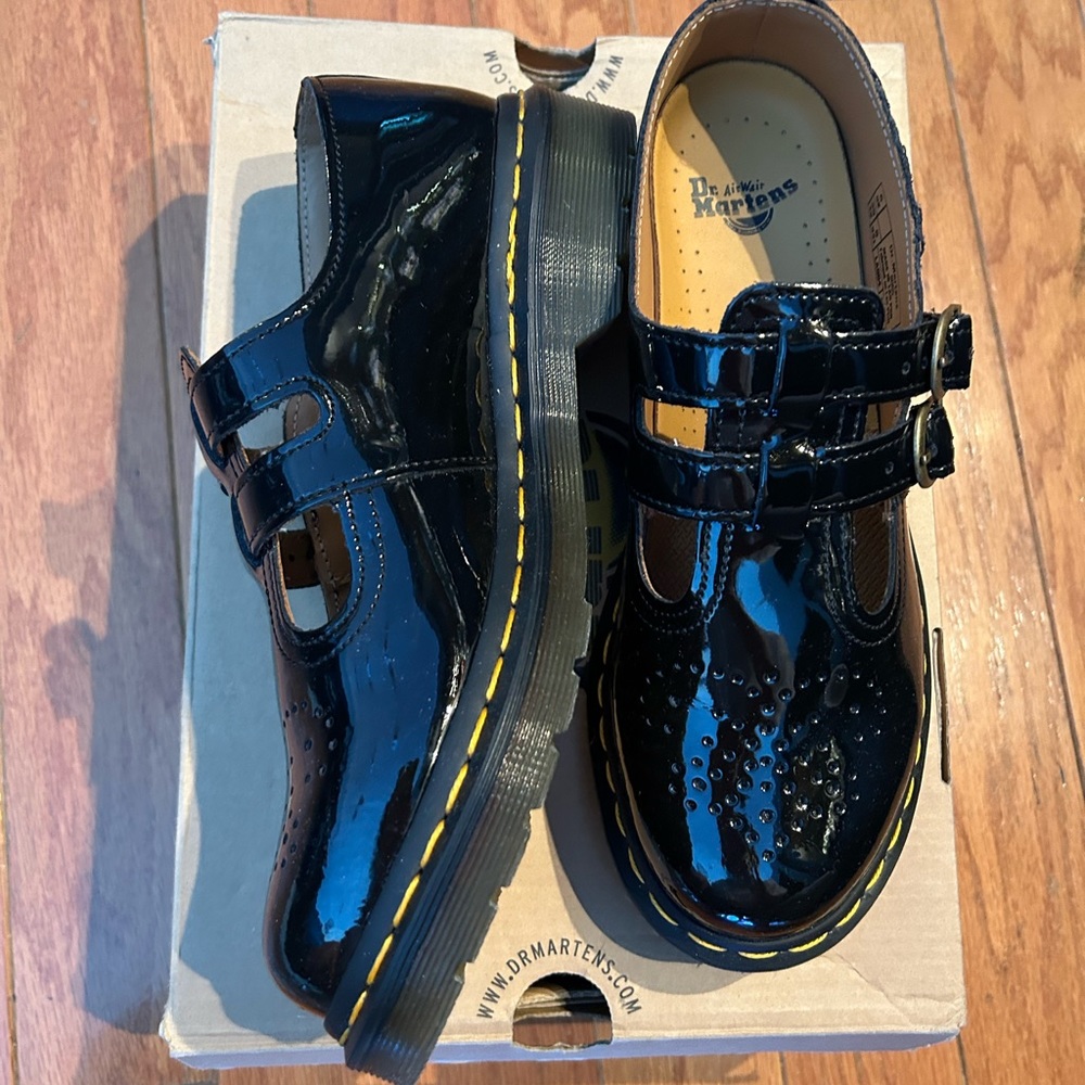 Dr Martens Patent Leather Mary Jane - brand new, never worn - size US9 Women’s - Picture 5 of 8